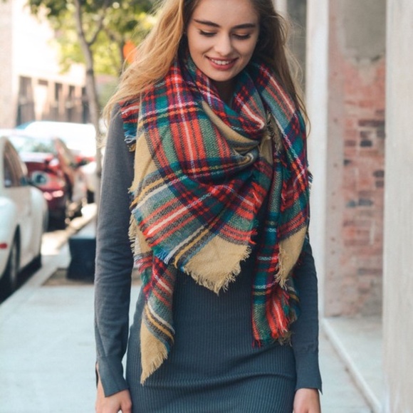 Classic Plaid Frayed Detail large Blanket Scarf - Picture 1 of 3